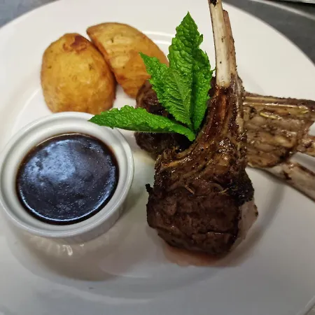 Bridge View House And Restaurant