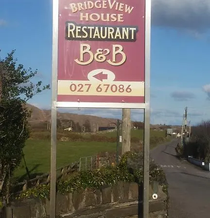 Alojamento de Acomodação e Pequeno-almoço Bridge View House And Restaurant